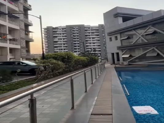 2 BHK Flat In Majestique Mahanathan for Rent  In Majestic Manhattan Phase 2 H Wing