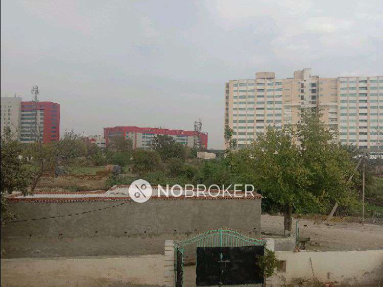 Shop in Gautam Buddha Nagar, Greater_noida for sale 