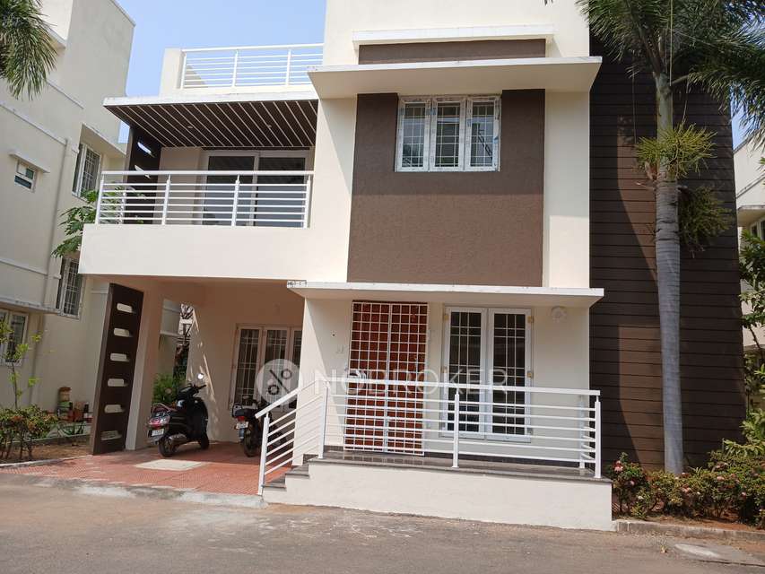 4 BHK House for Rent  In  Karumbur