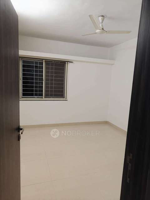 Shared Room for Male In 2 BHK  In Pratham Yash Residency, Lohegaon In Lohegaon