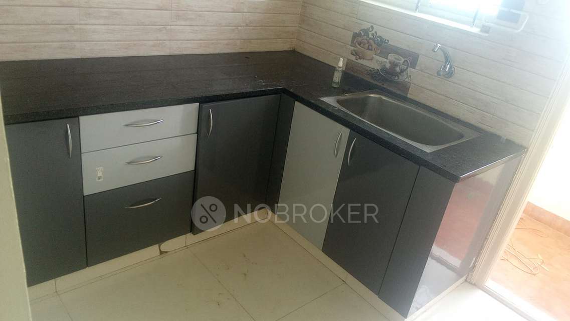 1 BHK Flat In Sri Devi Residency  for Rent  In Thambu Chetty Palya, Battarahalli