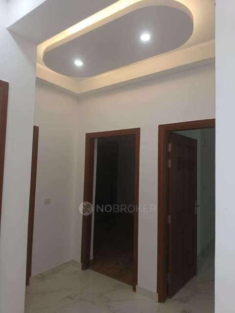 3 BHK Flat In Purvanchal Royal City For Sale  In Chi V