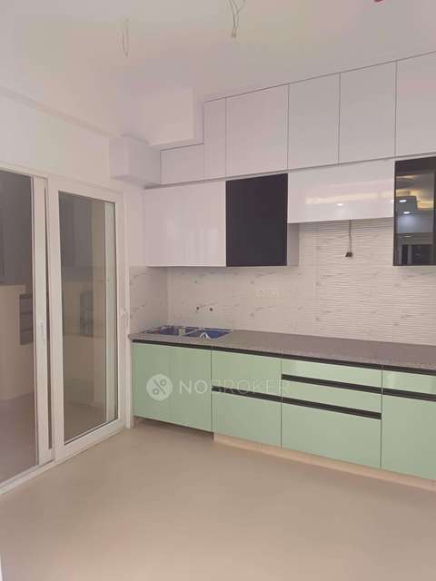 3 BHK Flat In Purvanchal Royal City For Sale  In Chi V