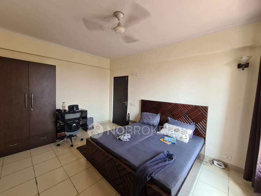 Single Room for Male In 4 BHK  In Aloha Apartment  In Sector 57