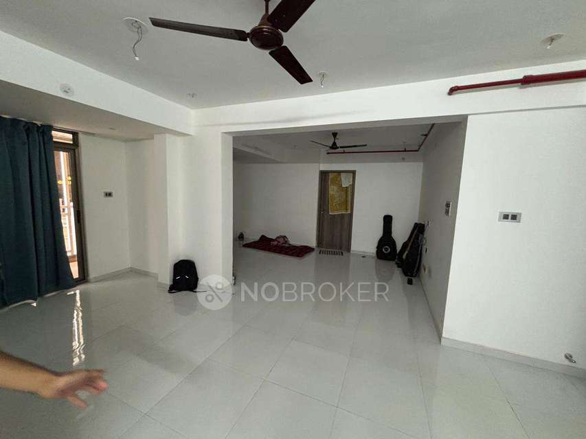 Shared Room for Male In 3 BHK  In Wadgaon Sheri 