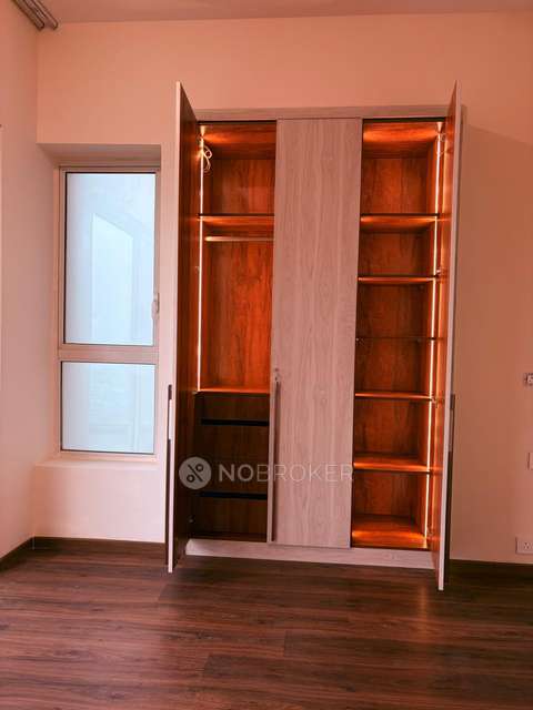 4 BHK Flat In Kalpataru Vista , Sector 128 for Rent  In Sector 128
