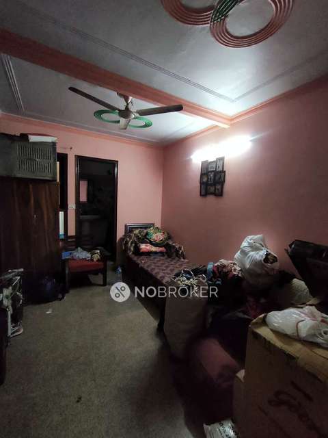 2 BHK Flat For Sale  In Paharganj