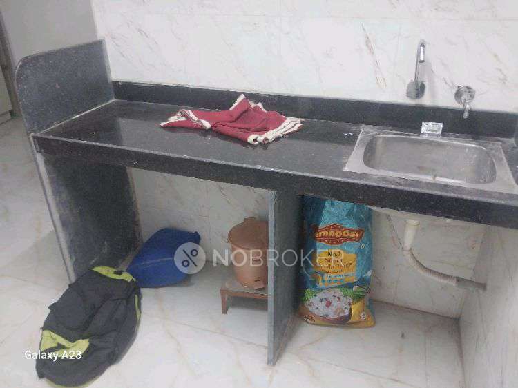 1 RK Flat In Chawl for Rent  In Mahim West, Mahim