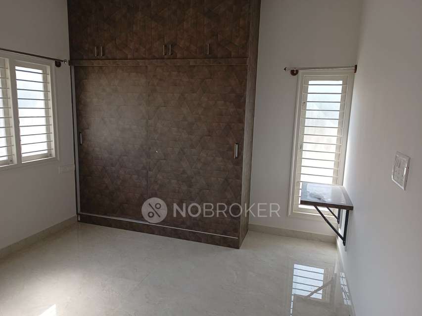 4+ BHK Flat For Sale  In Cooke Town