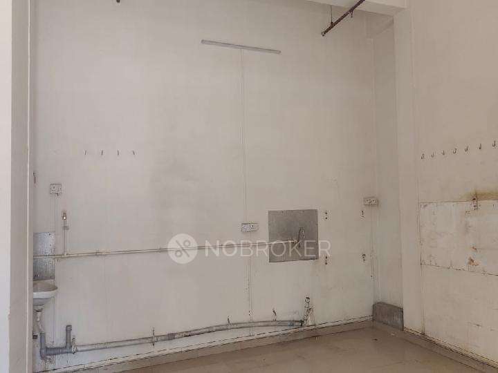 Shop in Lower Parel West, Mumbai for sale 