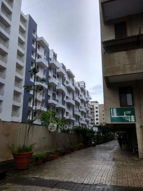 Single Room for Male In 3 BHK  In Parkwayz Society Datta Mandir Road In Parkwayz