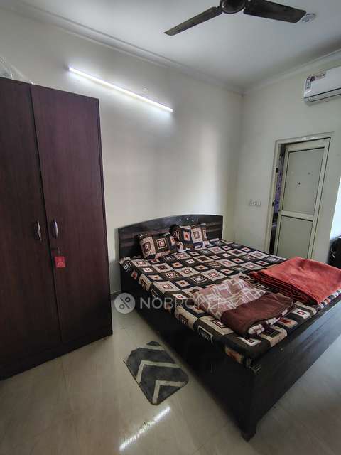 Shared Room for Male In 1 RK  In Sushant Lok Phase I, Sector 43