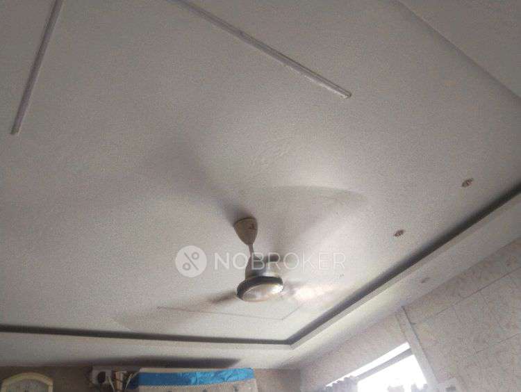 1 BHK Flat In Ram Sadan Rahewasi Sangh Building for Rent  In Kamathipura