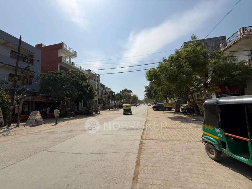 Showroom in Malik Mansion, Ghaziabad for Rent 