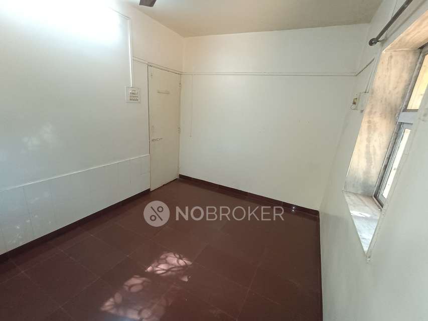 1 BHK Flat In Hindukush Chs for Rent  In Malad West (no Lift )