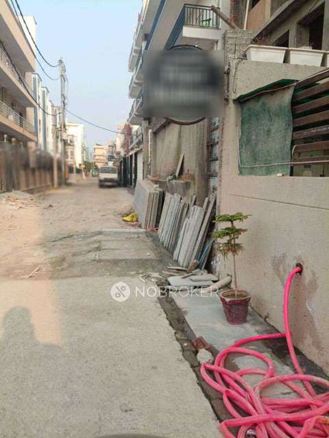 PG for Boys in Knowledge Park Ii