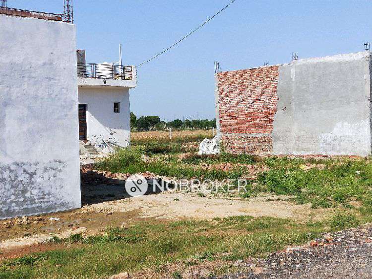 Plot For Sale  In Green Fields Colony