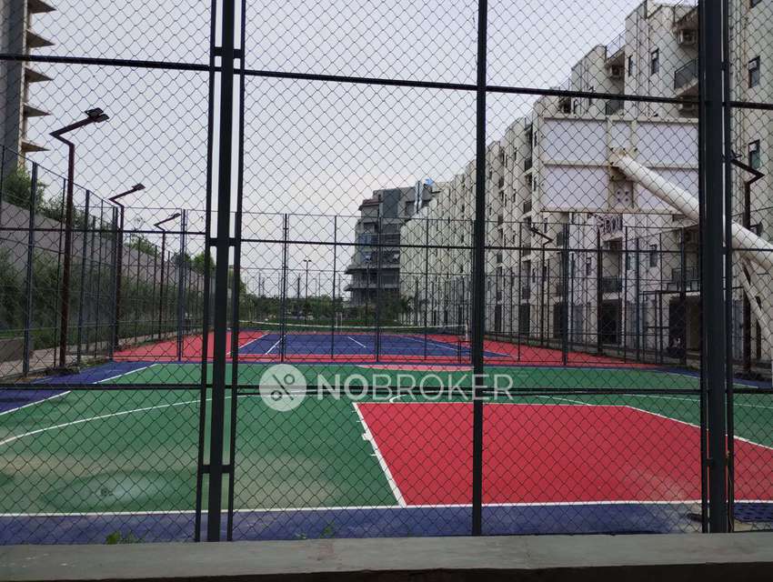 Single Room for Male In 2 BHK  In Suncity Vatsal Valley In Sector 2