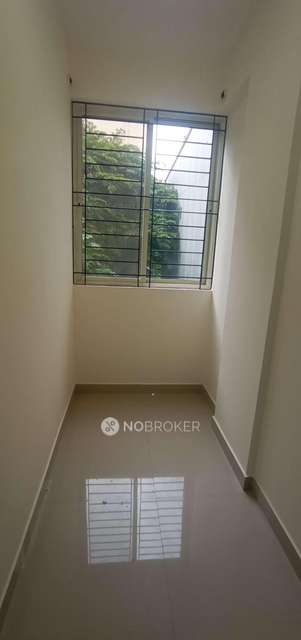 2 BHK Flat In Akshaya Royal For Sale  In Bommasandra