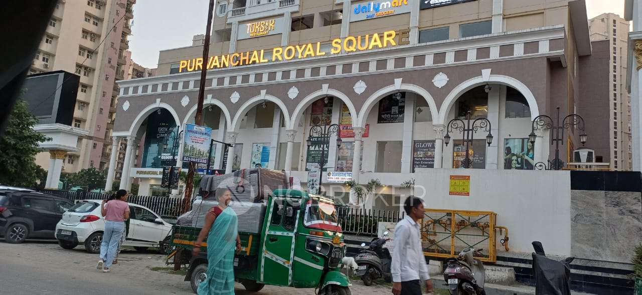 Shop in Chi V, Greater_noida for sale 