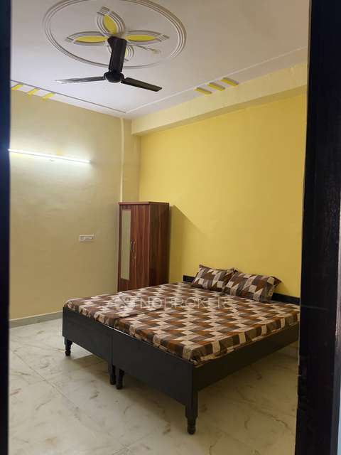 PG for Boys in Sector 101