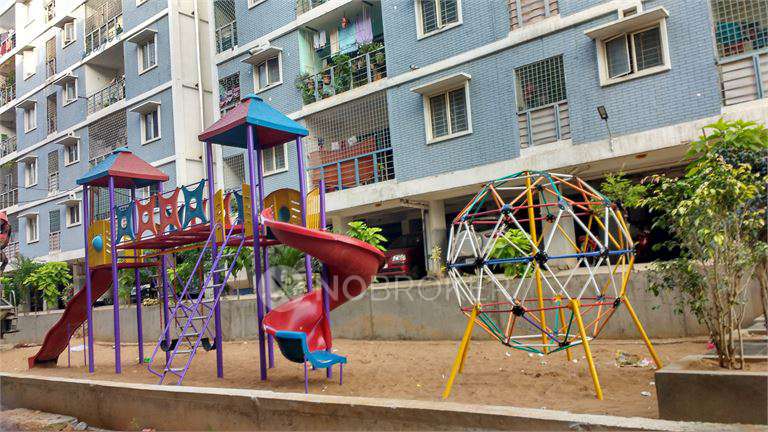 2 BHK Flat In Janapriya Metropolis, Moti Nagar For Sale  In Moti Nagar