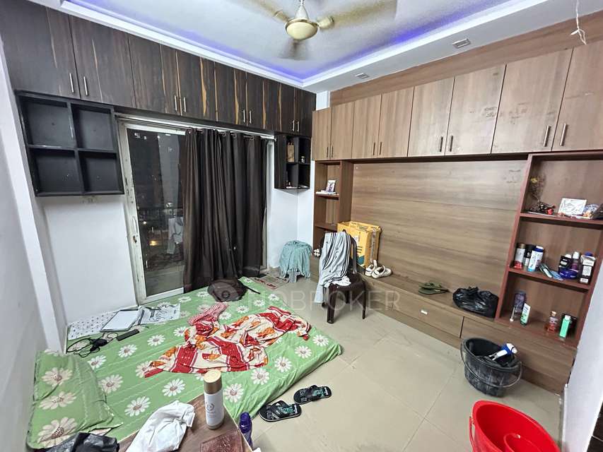 Single Room for Male In 3 BHK  In Express Park View  Nimbus 1 In Chi V