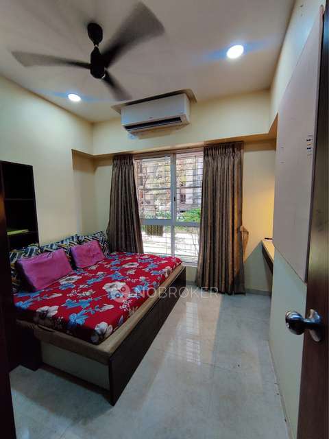 Single Room for Female In 2 BHK  In Lodha Amara In Thane