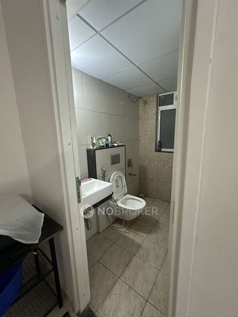 Single Room for Male In 3 BHK  In Godrej Green Vistas, Mahalunge In Mahalunge