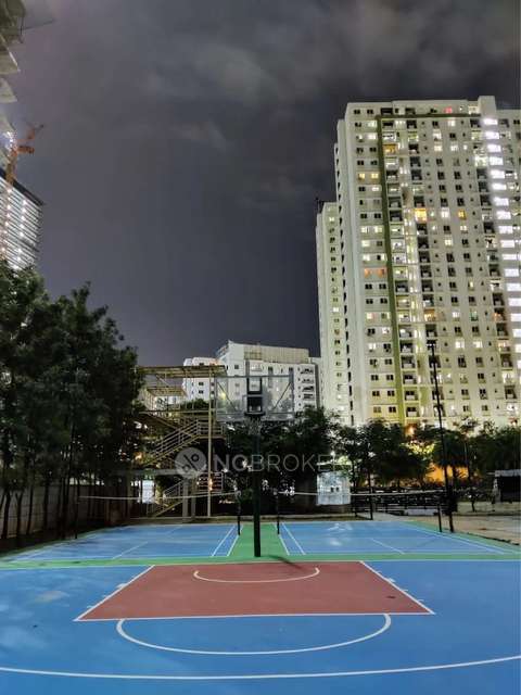 Single Room for Female In 3 BHK  In Mantri Celestia In Gachibowli