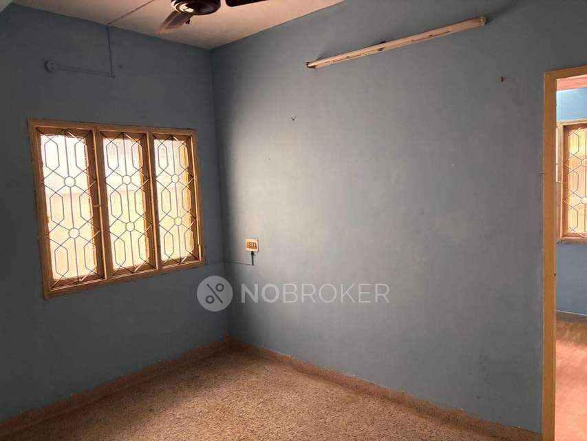 2 BHK Flat In Shree Flats For Sale  In Naattu Veerachi Street