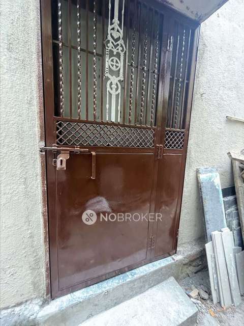 Shared Room for Female In 2 BHK  In Tingre Nagar