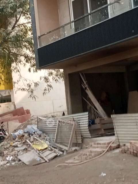 1 RK Flat for Rent  In Sector 43