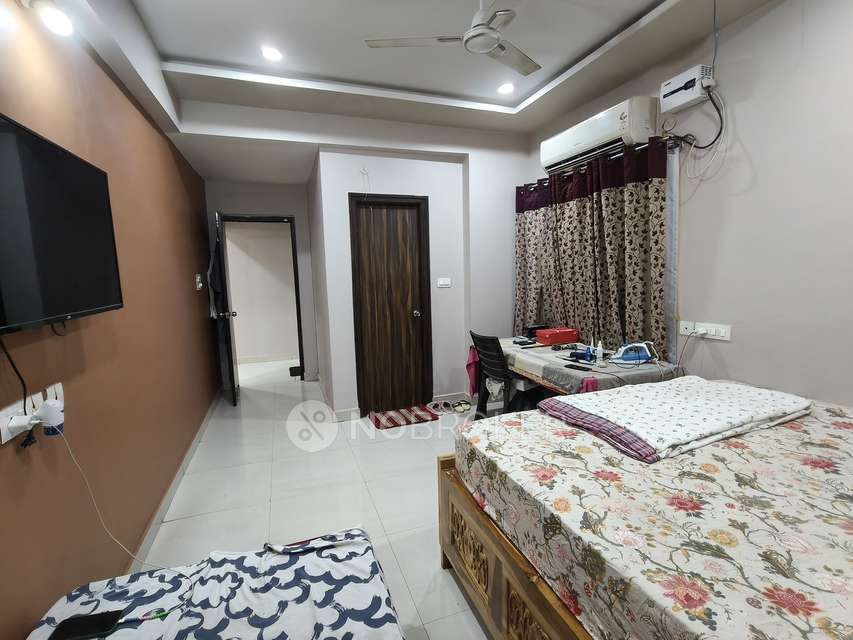 3 BHK Flat In Riddhi's Grandeur For Sale  In Manikonda