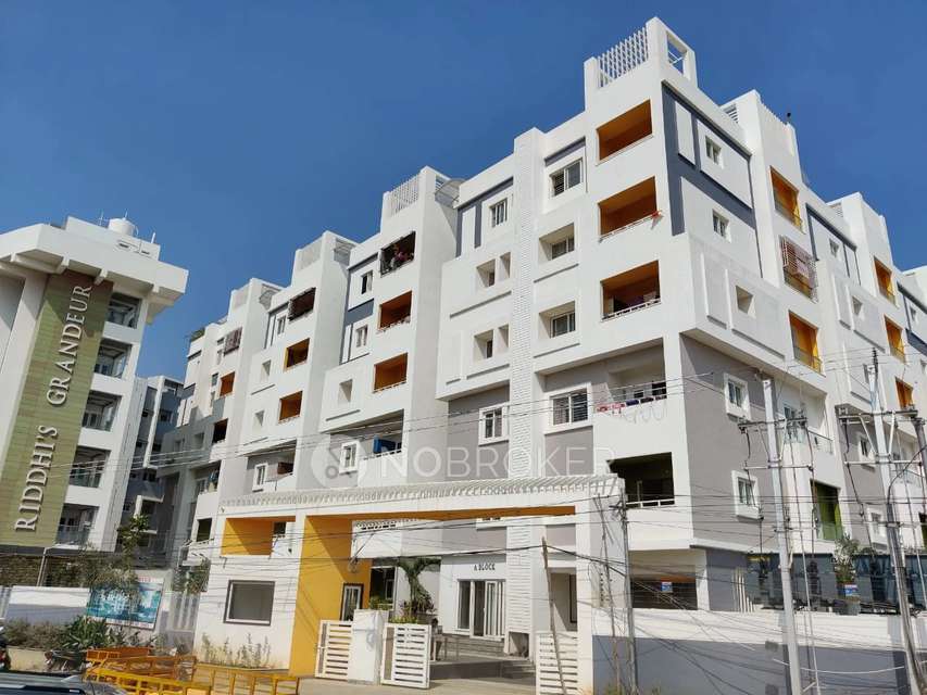 3 BHK Flat In Riddhi's Grandeur For Sale  In Manikonda