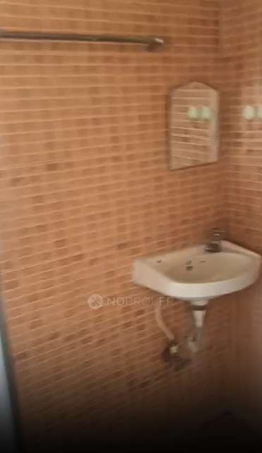 1 BHK Flat In Gyan Darshan Chs For Sale  In Kandivali West