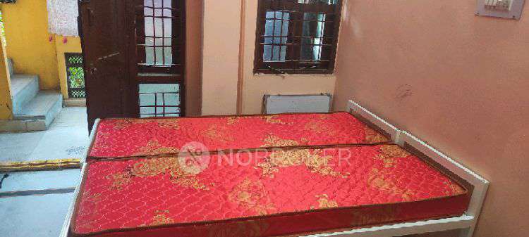 PG for Boys in Dhanalakshmi Centre