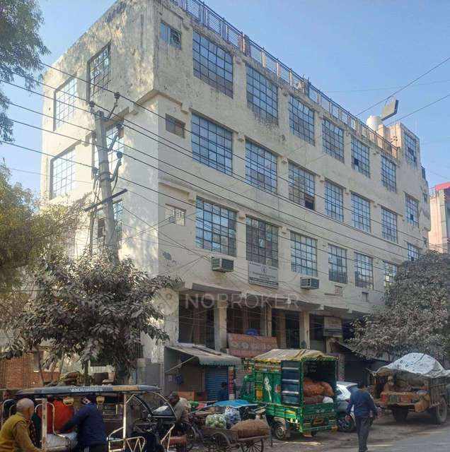 Commercial Property in Mahavir Enclave, Delhi for Rent 