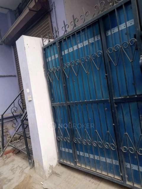 Shop in Sector 14, Gurgaon for Rent 