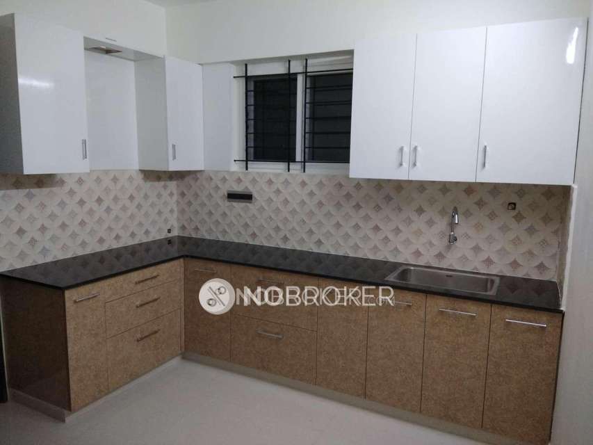 2 BHK Flat In Navanaami Platina For Sale  In Thanisandra