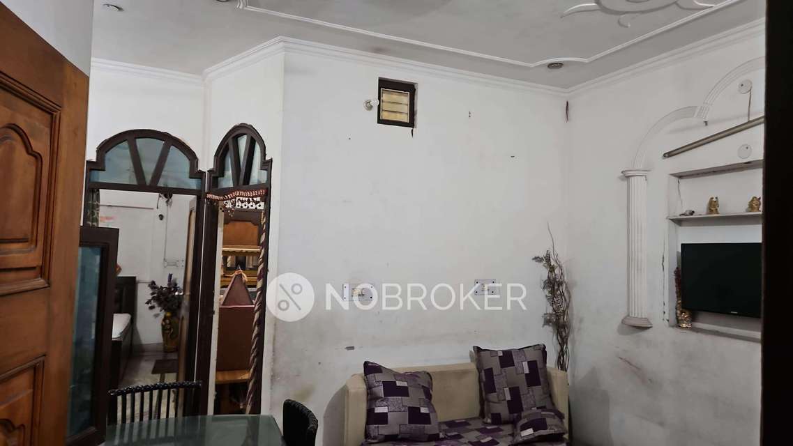 4+ BHK Flat For Sale  In Muradnagar