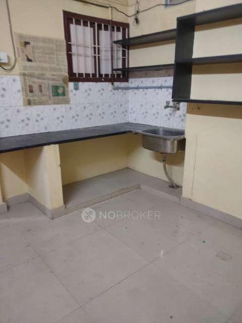 Shared Room for Male In 1 RK  In Gujji Main Road