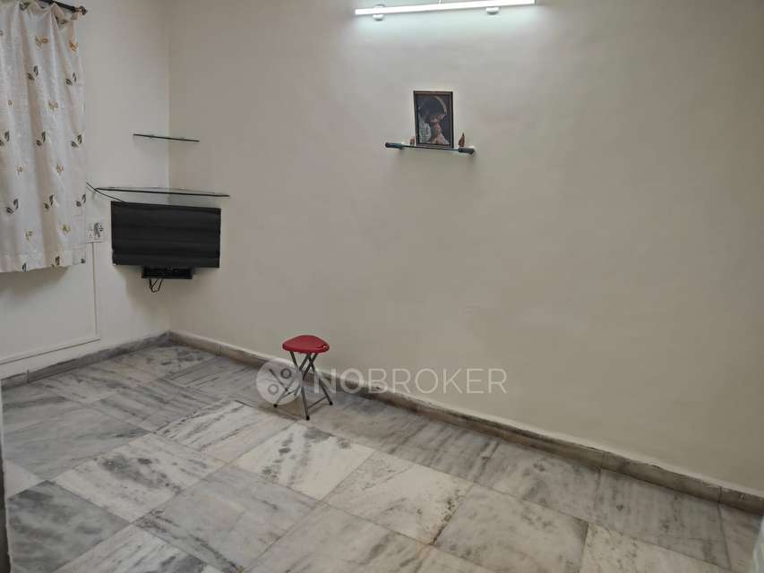 1 BHK Flat In Ishu Kripa Chs for Rent  In Vile Parle East