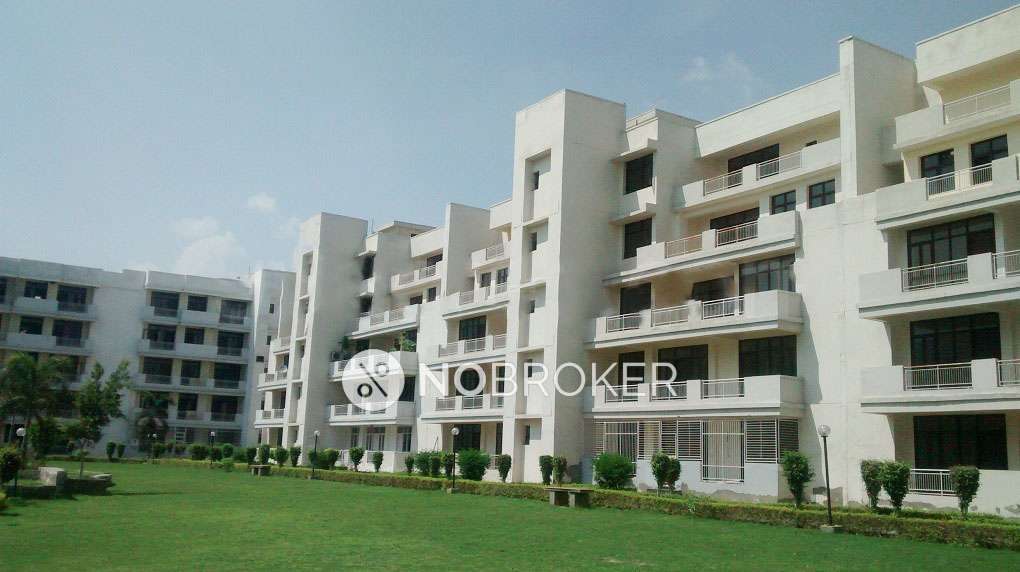 4 BHK Flat In Royal Apartment Cghs Ltd For Sale In Sigma Iv