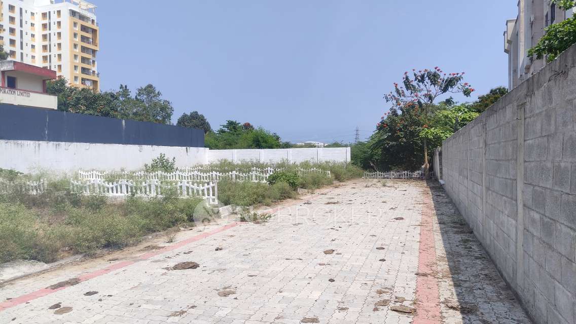 Plot For Sale  In Eden  In Siruseri