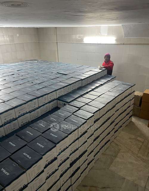 Godown/Warehouse in Malviya Nagar, Delhi for Rent 