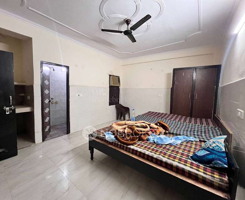 PG for Boys in Sector 126,raipur Khadar