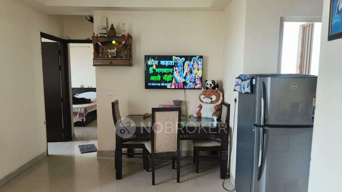 Single Room for Female In 2 BHK  In Panchsheel Greens In Sector 16 B