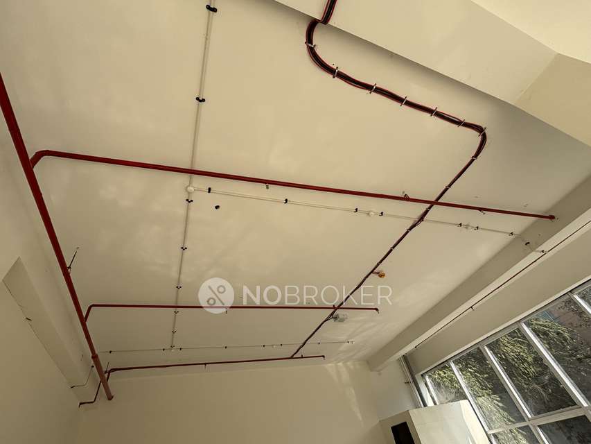 Showroom in Malad East, Mumbai for Rent 