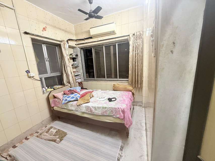 1 BHK Flat for Rent  In Kandivali East